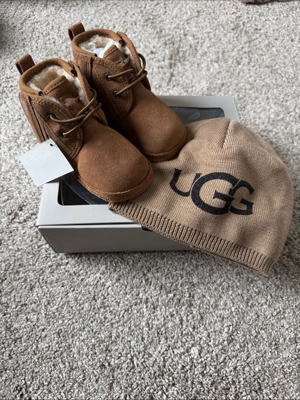 NWT UGG Baby Shoes and Hat set